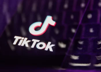 TikTok shton “Shared Collections” dhe teston feed-e të përbashkëta për organizimin e përmbajtjes me miqtë