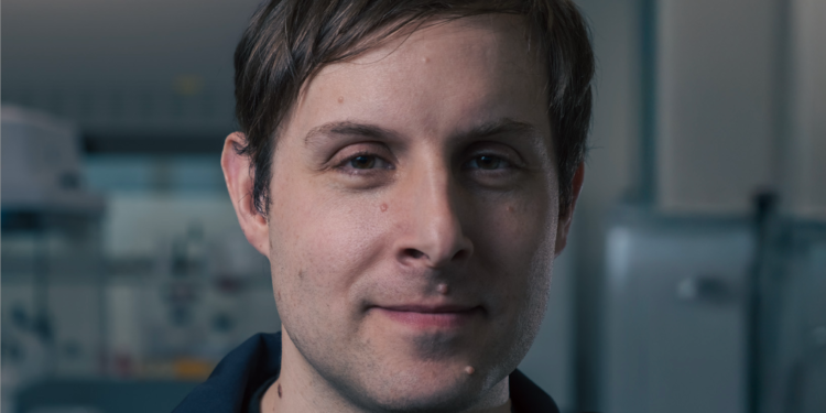 Max Hodak: Manipulimi në rrjetet sociale është kërcënim më i madh se hakimi i ndërfaqeve tru-kompjuter