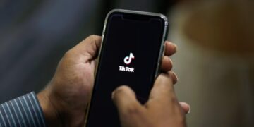 TikTok pranon marrëveshjen: operacionet në SHBA kalojnë nën kontroll amerikan