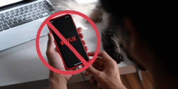 Netflix heq funksionin “Cast” nga telefoni: përdoruesit tani detyrohen të shikojnë direkt nga TV-ja