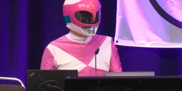 Hacktivisti fshin live faqet ekstremiste gjatë një konference hakerësh, duke ndezur debat mbi etikën digjitale