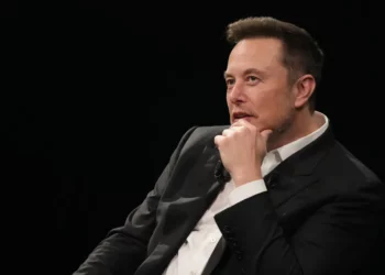 SpaceX drejt një lëvizjeje historike, Musk shqyrton bashkimin me Tesla dhe xAI