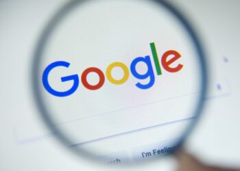 Blerjet online hyjnë në epokën e agjentëve AI, me standardin e ri të Google