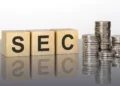 SEC vendos vijën e kuqe: asetet e tokenizuara mbeten letra me vlerë, pavarësisht teknologjisë