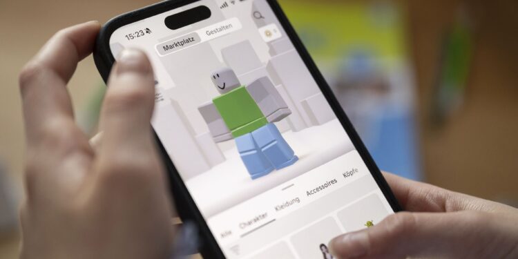 Verifikimi i moshës me AI në Roblox po kthehet në problem serioz për platformën