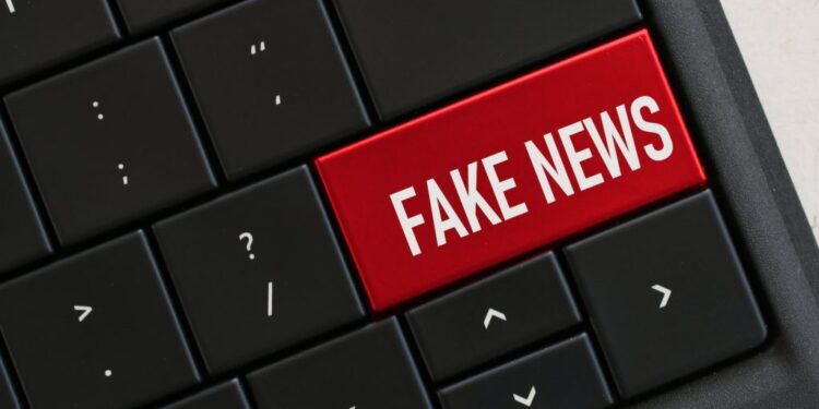 Studiuesit paralajmërojnë: grupet e AI po shtrembërojnë opinionin online