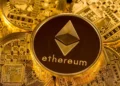 Ethereum thyen rekord përdorimi, por tregjet mbeten më optimiste për floririn sesa për ETH