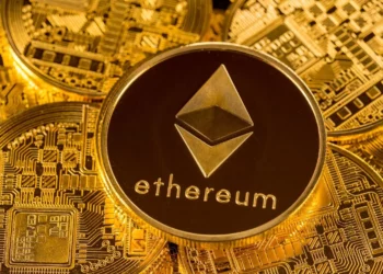 Ethereum thyen rekord përdorimi, por tregjet mbeten më optimiste për floririn sesa për ETH