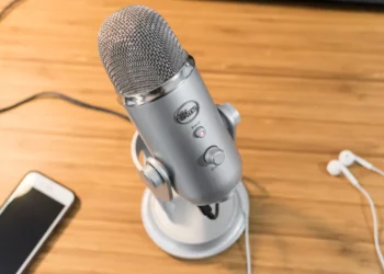 Google Classroom sjell mësimet në format podcast me ndihmën e Gemini AI