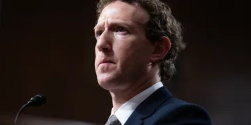 Mark Zuckerberg dëshmon në një gjyq historik për varësinë nga rrjetet sociale