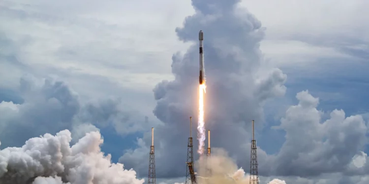 Studimi i fundit: lançimet e raketave po ndotin atmosferën dhe rrezikojnë ozonin