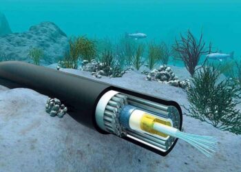 Fundi i një epoke: Kablloja nënujore që hapi rrugën e internetit global nxirret nga oqeani