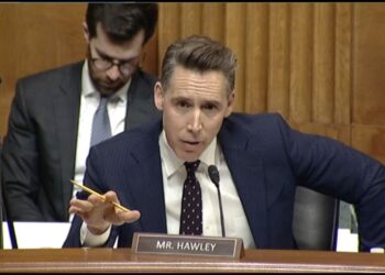 Netflix në qendër të kritikave në Senat për “ideologjinë transgjinore” në shfaqjet për fëmijë