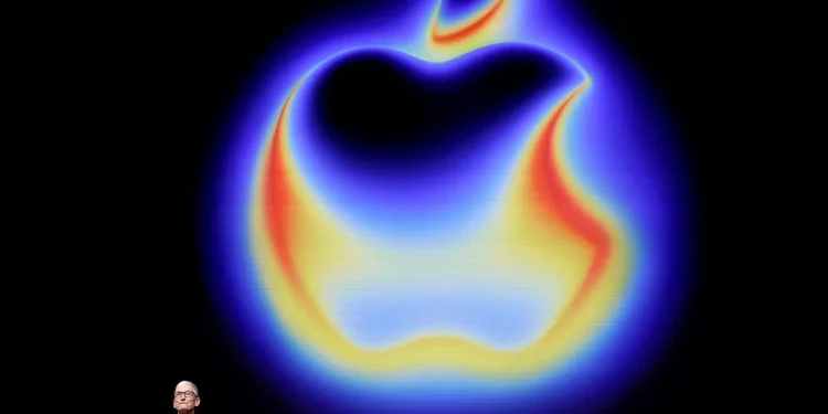 Apple shtyn sërish përditësimin e Siri me AI për shkak të problemeve teknike