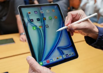 Përditësimi i iPad Air: çipi M4 dhe 12 GB RAM për multitasking dhe aplikacione të avancuara