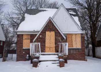 Investimet me kripto në pasuri të paluajtshme përballen me krizë mirëmbajtjeje dhe shqetësime investitorësh