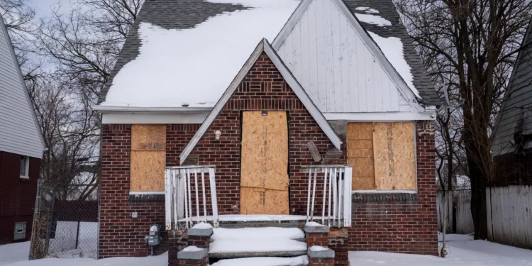 Investimet me kripto në pasuri të paluajtshme përballen me krizë mirëmbajtjeje dhe shqetësime investitorësh