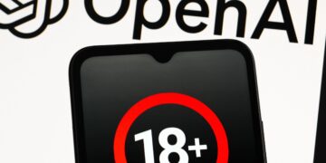 OpenAI shtyn sërish “adult mode” për ChatGPT, përdoruesit mbeten në pritje