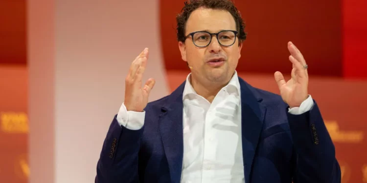 CEO i Anthropic akuzon OpenAI për “gënjeshtra” mbi marrëveshjen me Pentagonin