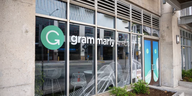 Funksioni i ri i Grammarly sjell “zërin” e shkrimtarëve të famshëm direkt në shkrimin tuaj