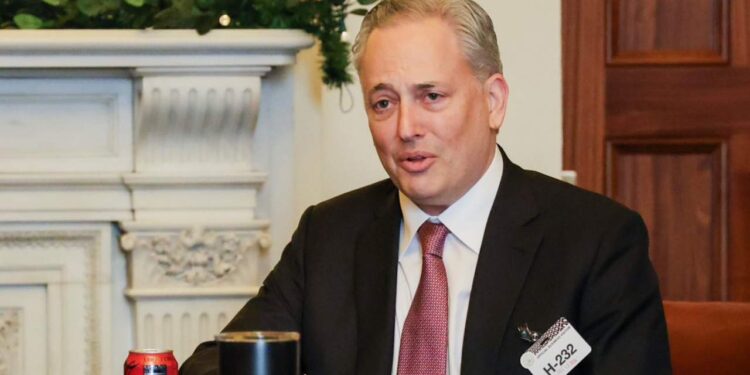 David Sacks përfundon rolin e këshilltarit për kripto dhe AI në Shtëpinë e Bardhë