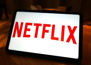 Netflix rrit tarifat mujore ndërsa investon në përmbajtje dhe formate të reja
