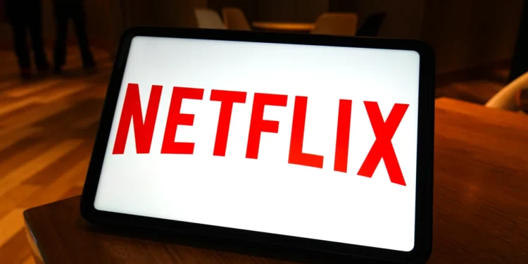 Netflix rrit tarifat mujore ndërsa investon në përmbajtje dhe formate të reja