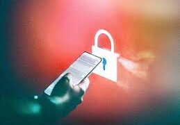 Lufta kibernetike në Iran: Aplikacioni i namazit dërgon mesazhe dorëzimi për qytetarët