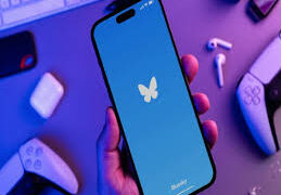 BlueSky lançon AI-në Attie, llogaria më e bllokuar pas J.D. Vance