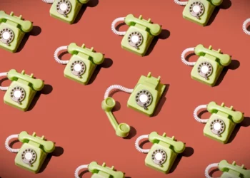 Në epokën e smartphone-it, teknologjia retro po rikthehet në vëmendje