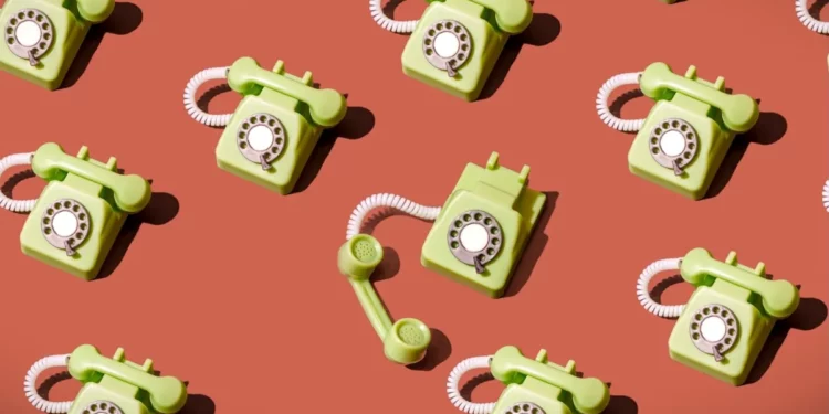 Në epokën e smartphone-it, teknologjia retro po rikthehet në vëmendje