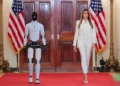 Melania Trump promovon robotë mësues për edukimin në shtëpi