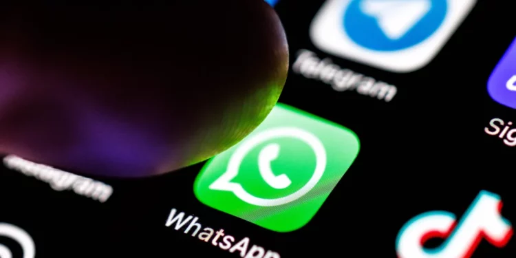 Meta sjell inteligjencën artificiale në WhatsApp për sugjerime të automatizuara përgjigjesh