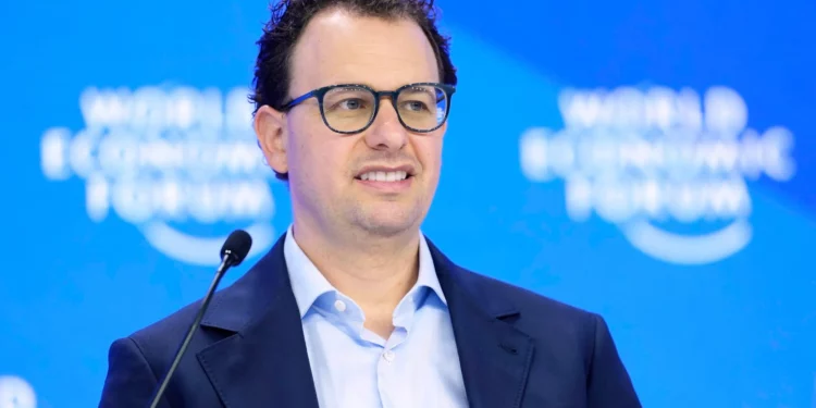 Anthropic tërheq mijëra projekte nga GitHub pas rrjedhjes së kodit