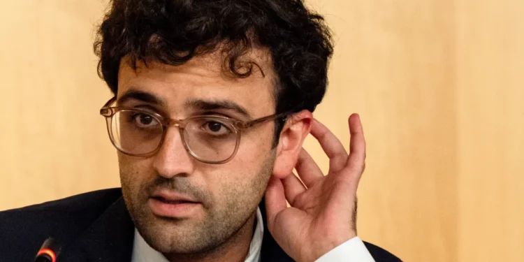 Kalshi fiton pezullim të përkohshëm të çështjes penale në Arizona