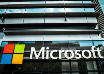 Microsoft ndërpret Outlook Lite, përdoruesit kalojnë te aplikacioni kryesor