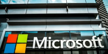 Microsoft ndërpret Outlook Lite, përdoruesit kalojnë te aplikacioni kryesor