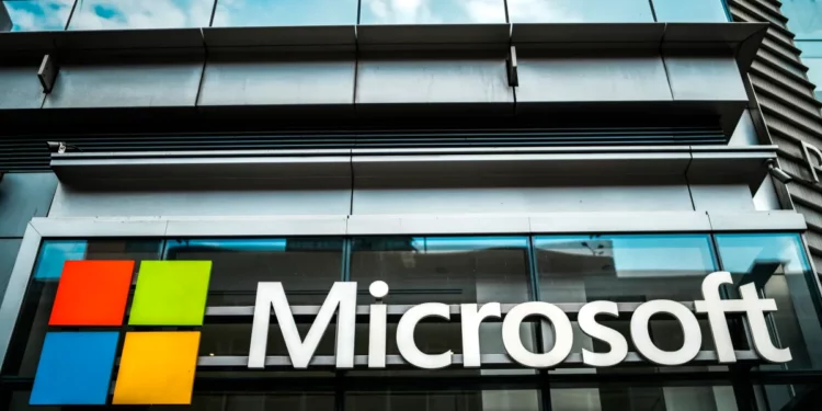 Microsoft ndërpret Outlook Lite, përdoruesit kalojnë te aplikacioni kryesor