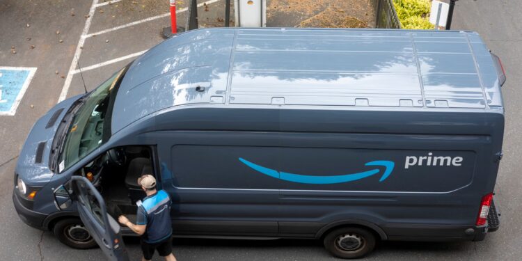 Kriza e energjisë godet e-commerce: Amazon vendos tarifë shtesë për shitësit