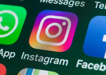 Instagram aplikon globalisht kufizime 13+ për adoleshentët