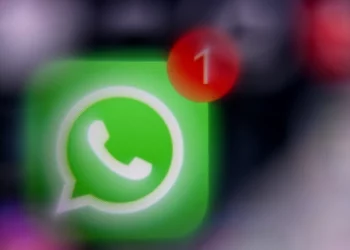 WhatsApp paralajmëron përdoruesit për aplikacion fals me spyware qeveritar