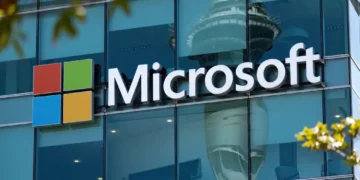 Microsoft kritikohet pasi kërcënoi një studiues sigurie me hetim penal