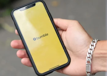 Aplikacioni Bumble largohet nga “swipe” në një ndryshim të madh produkti