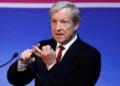 Steyer propozon garanci pune për punonjësit e prekur nga AI në Kaliforni