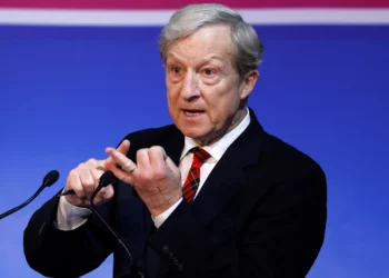 Steyer propozon garanci pune për punonjësit e prekur nga AI në Kaliforni