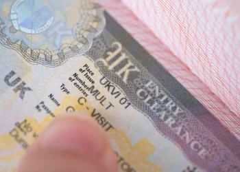 Portali britanik i vizave ekspozoi online mijëra pasaporta dhe foto personale