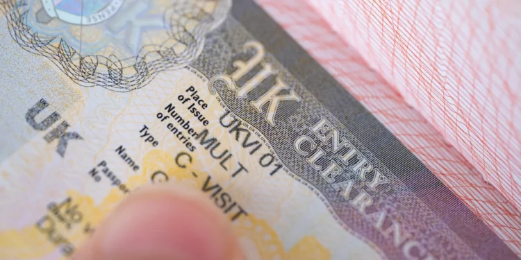 Portali britanik i vizave ekspozoi online mijëra pasaporta dhe foto personale
