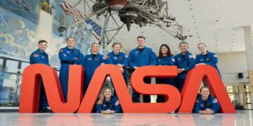 NASA i beson Marsin kompanisë së Eric Schmidt, duke hapur një garë të re me SpaceX