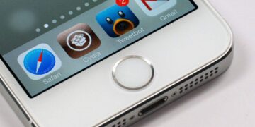 Një defekt në çipet e iPhone sfidon kontrollin e Apple mbi iOS