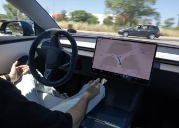 SHBA mund t’u lejojë robotaksive të qarkullojnë pa timon dhe pa pedale frenimi